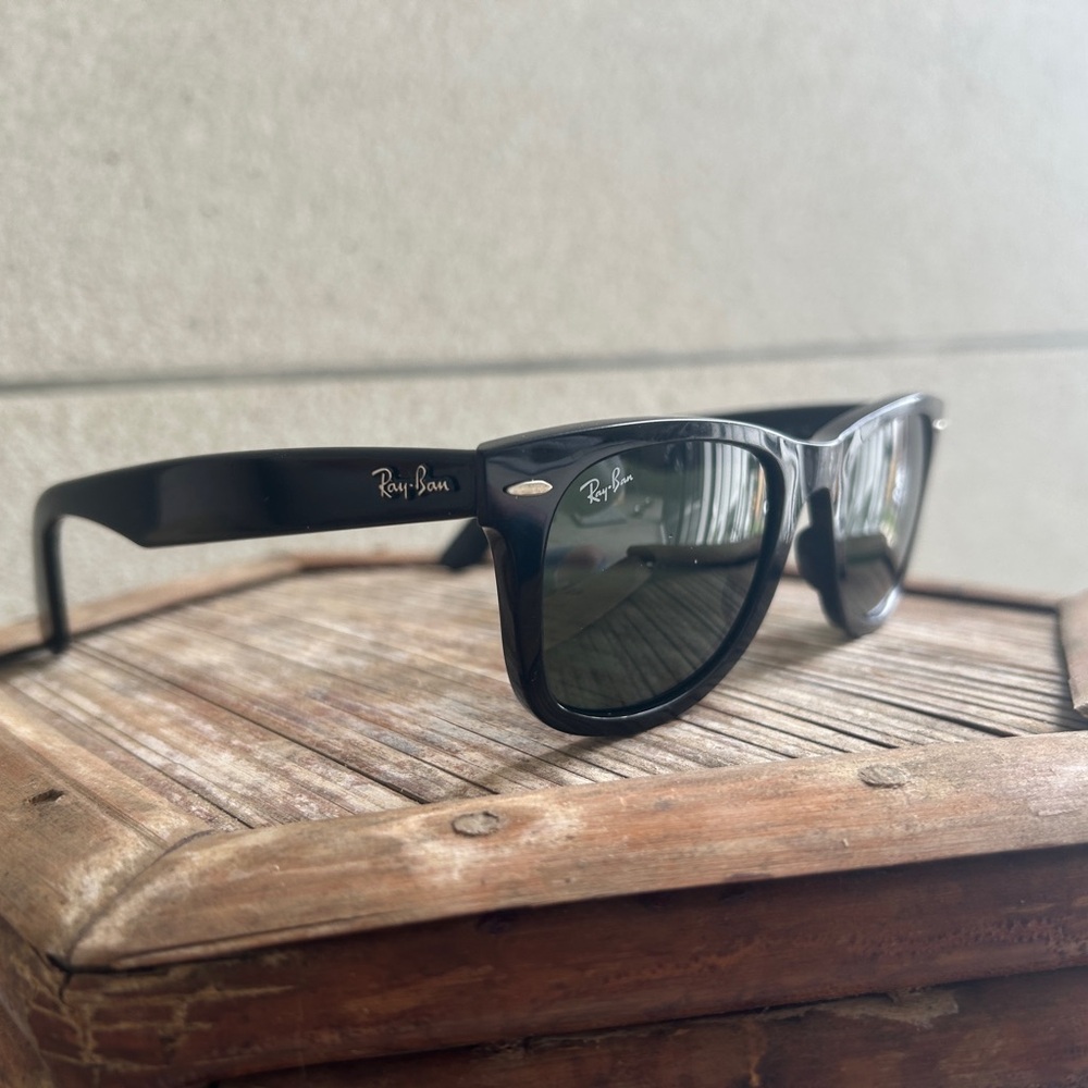 Ray-Ban Black Wayfarer Sunglasses